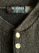 Load image into Gallery viewer, Vintage Oversized Knit Sweater - L
