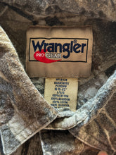Load image into Gallery viewer, Vintage Wrangler Camo Flannel - L
