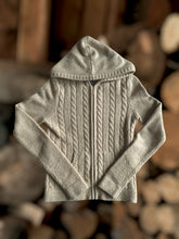 Load image into Gallery viewer, Vintage Cable Knit Wool Sweater - M

